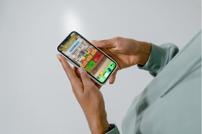 Calibur mobile game being played.